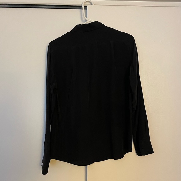Everlane Women’s Silk Round Collar Shirt in Black - Picture 5 of 5